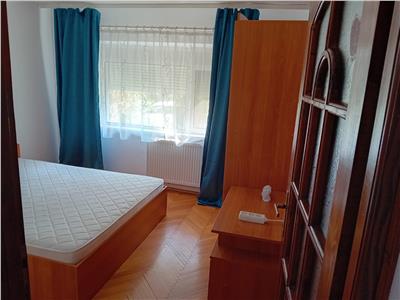 Apartament 3 camere - Zona Lunei - Parter